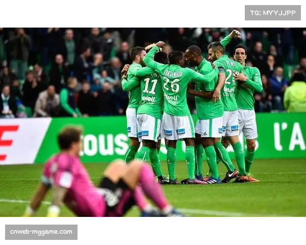 里昂2-0战胜洛里昂，主场全取三分稳固欧战席位